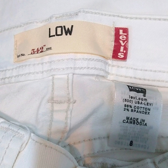 Levi's - White 542 Low Capri Length Jeans - Size 8 - Picture 6 of 6